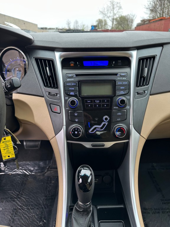 2012 Hyundai Sonata Image 11