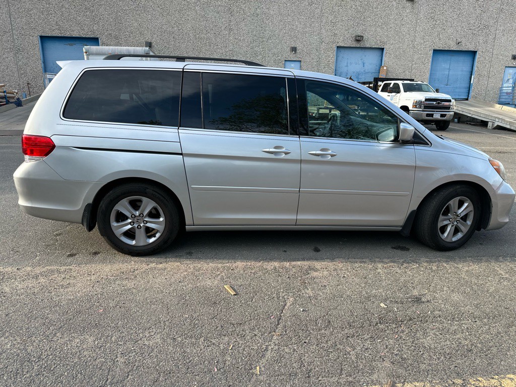 2010 Honda Odyssey Image 4
