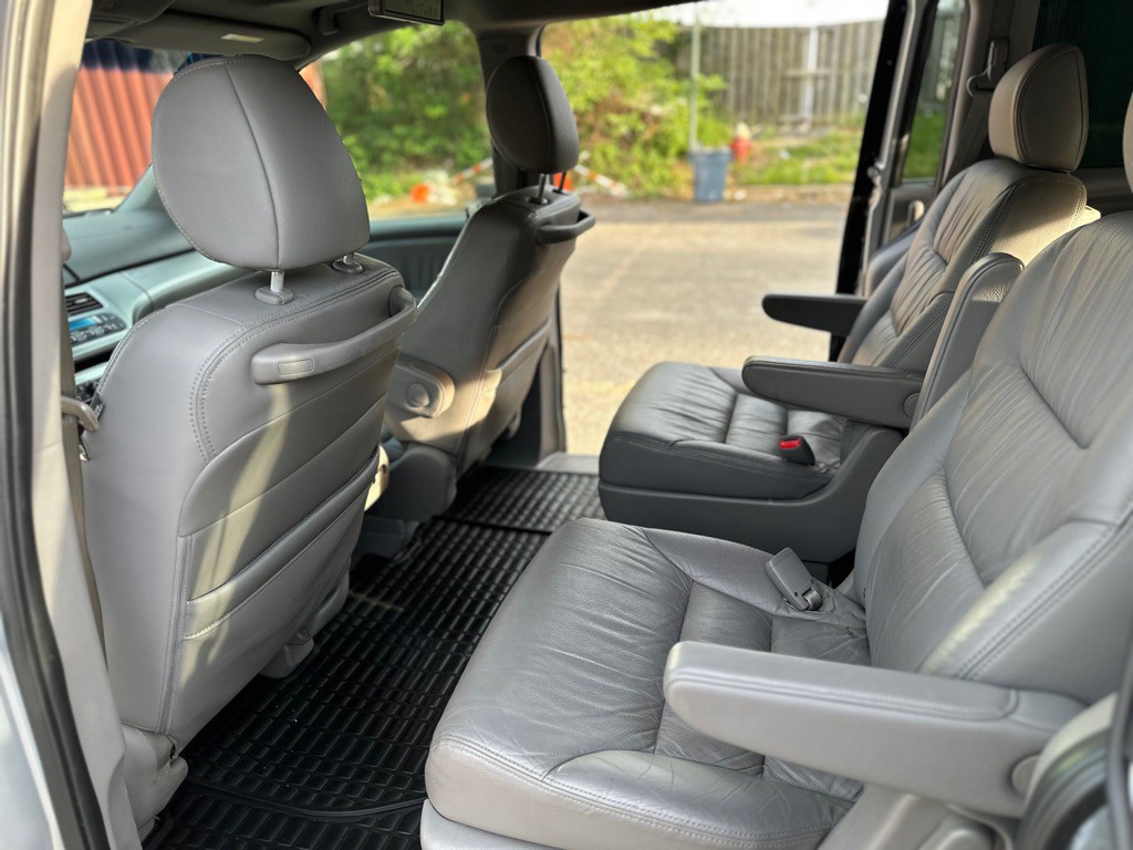2010 Honda Odyssey Image 11