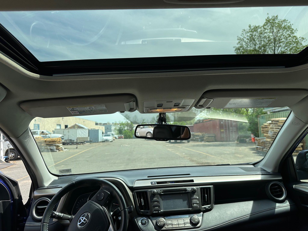 2015 Toyota Rav4 Image 11