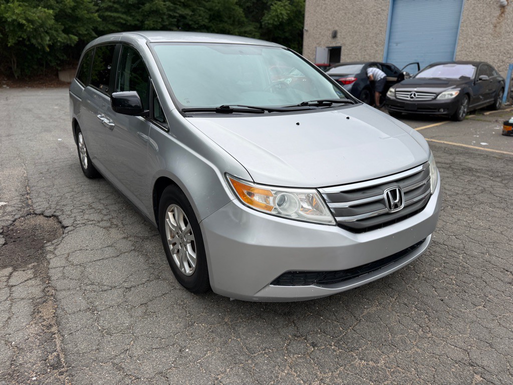 2011 Honda Odyssey Image 3