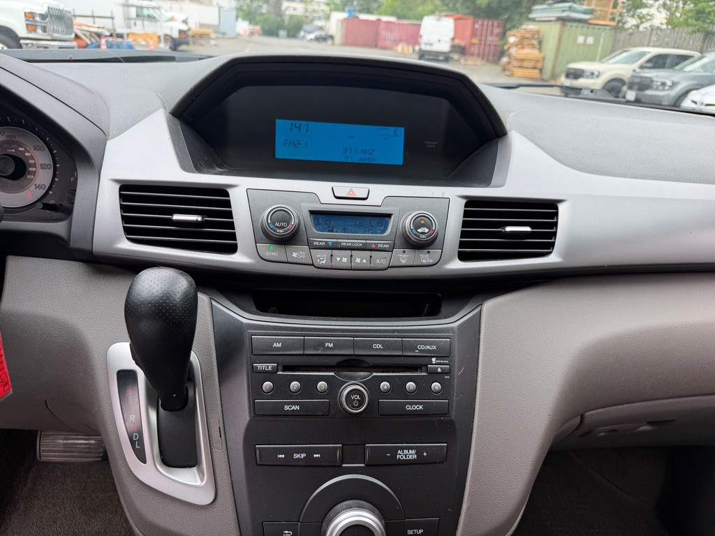 2011 Honda Odyssey Image 13