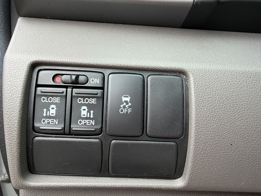 2011 Honda Odyssey Image 15