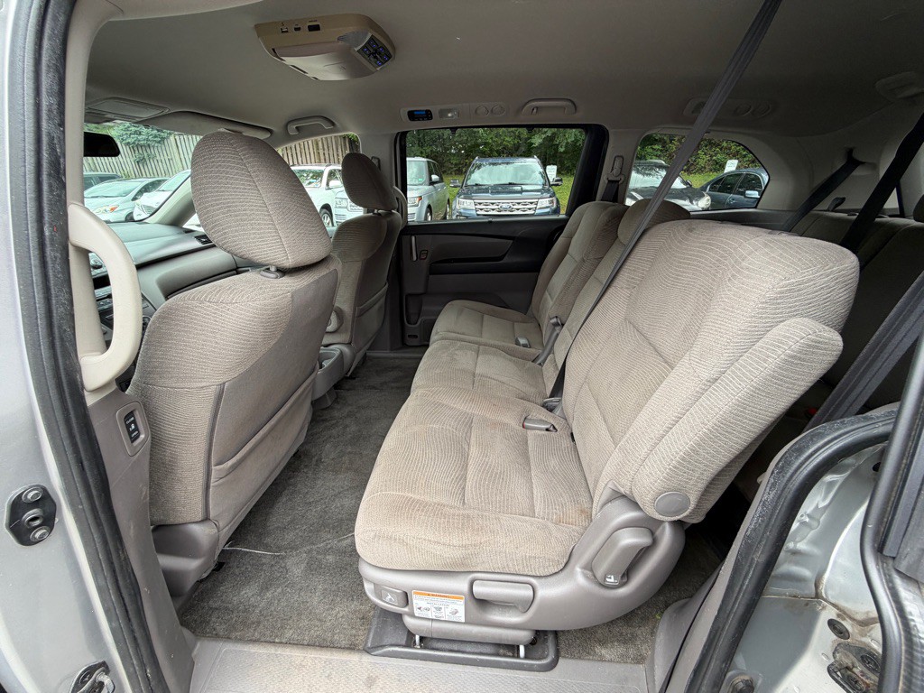 2011 Honda Odyssey Image 18