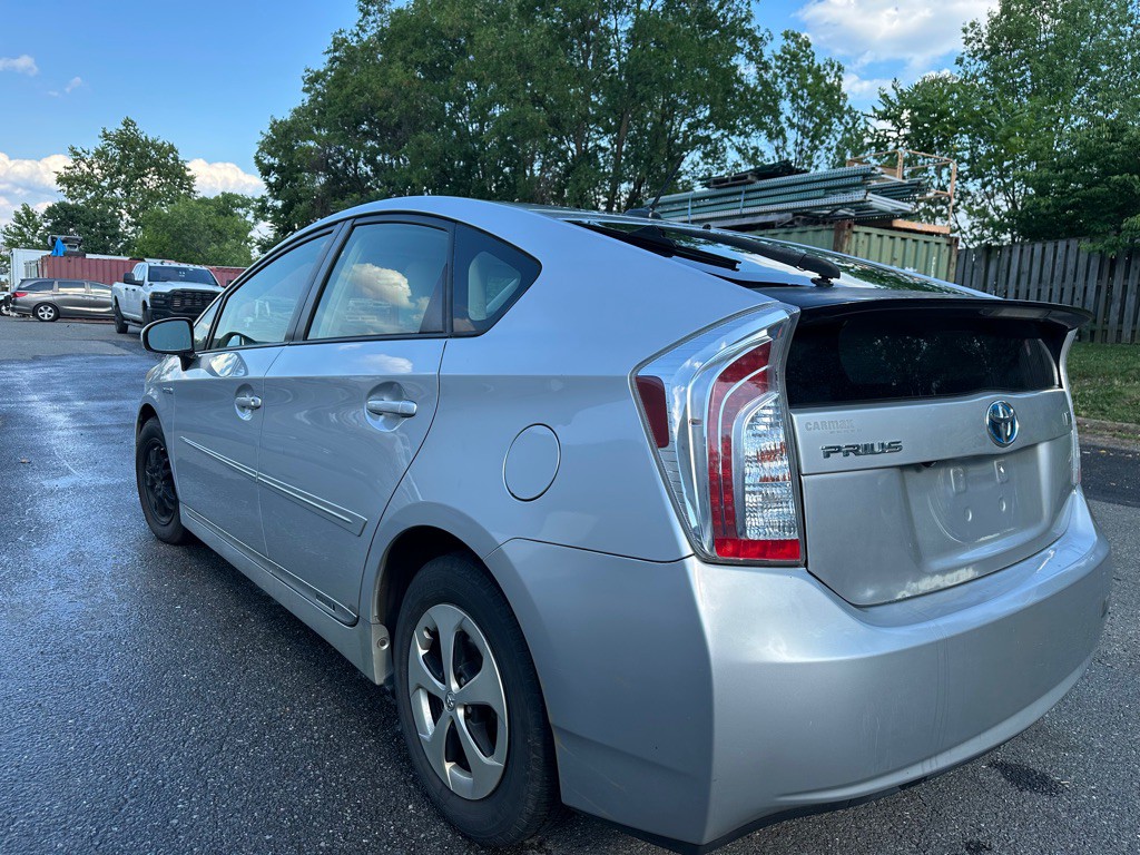 2013 Toyota Prius Image 3