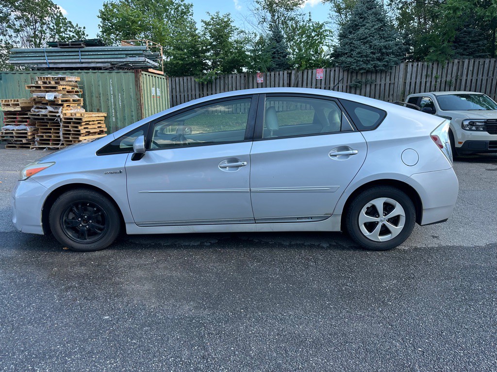 2013 Toyota Prius Image 6