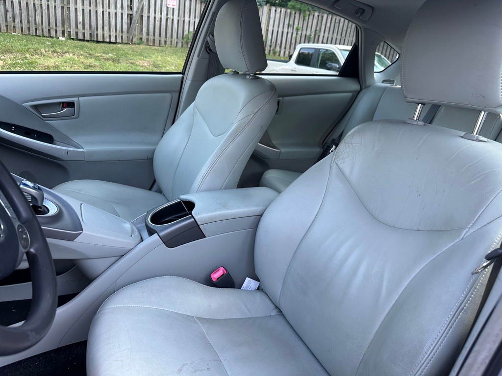 2013 Toyota Prius Image 8