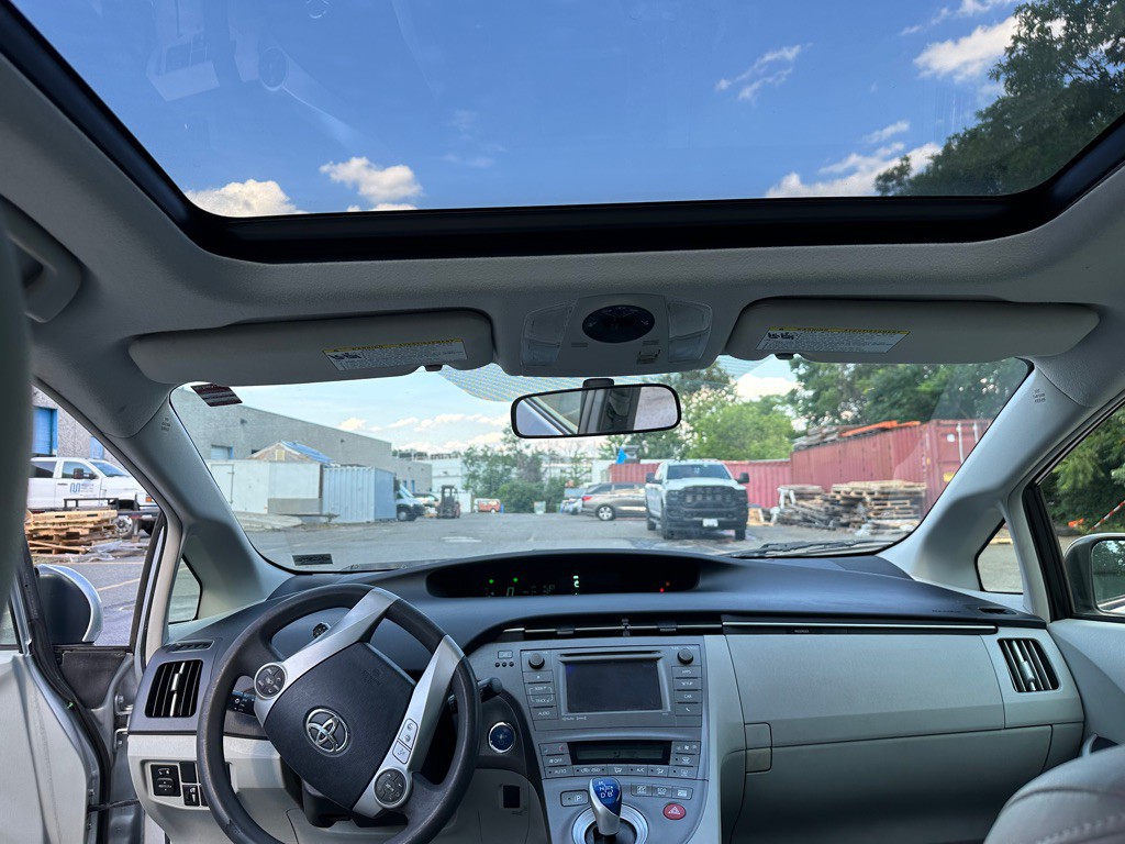 2013 Toyota Prius Image 10