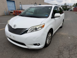 Image for 2013 Toyota Sienna XLE 8-PASSENGER ID: 7507914