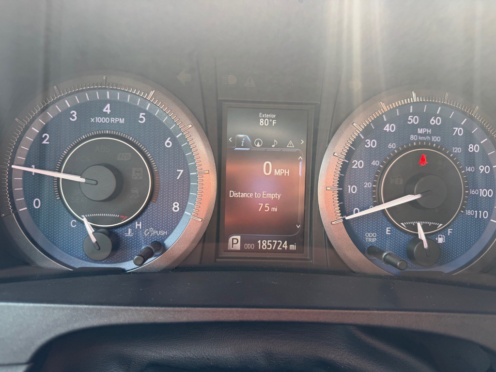 2017 Toyota Sienna Image 12
