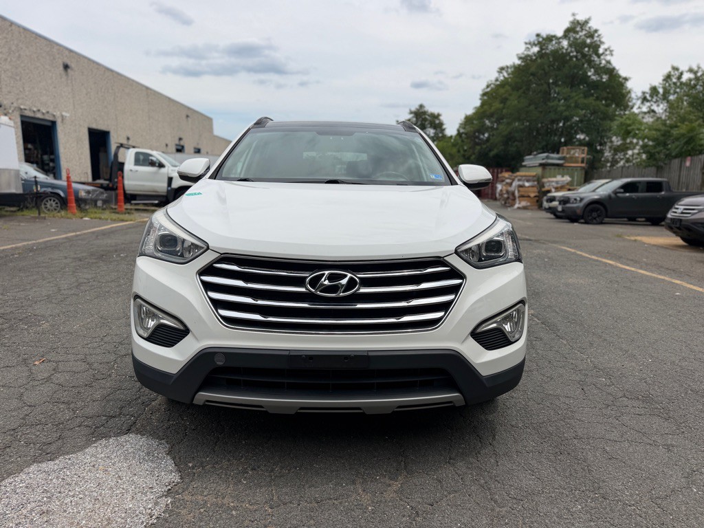 2015 Hyundai Santa Fe Image 2