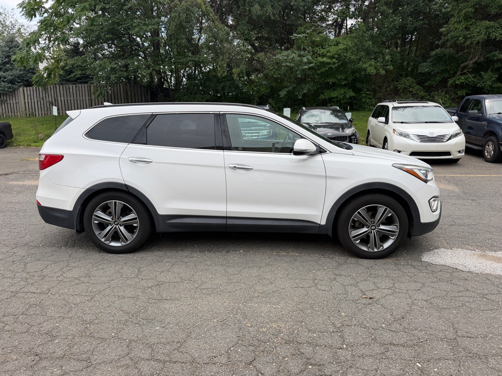 2015 Hyundai Santa Fe Image 4