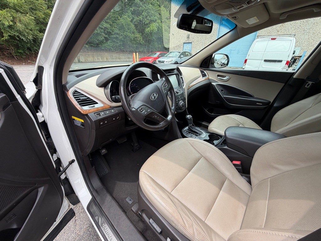 2015 Hyundai Santa Fe Image 8