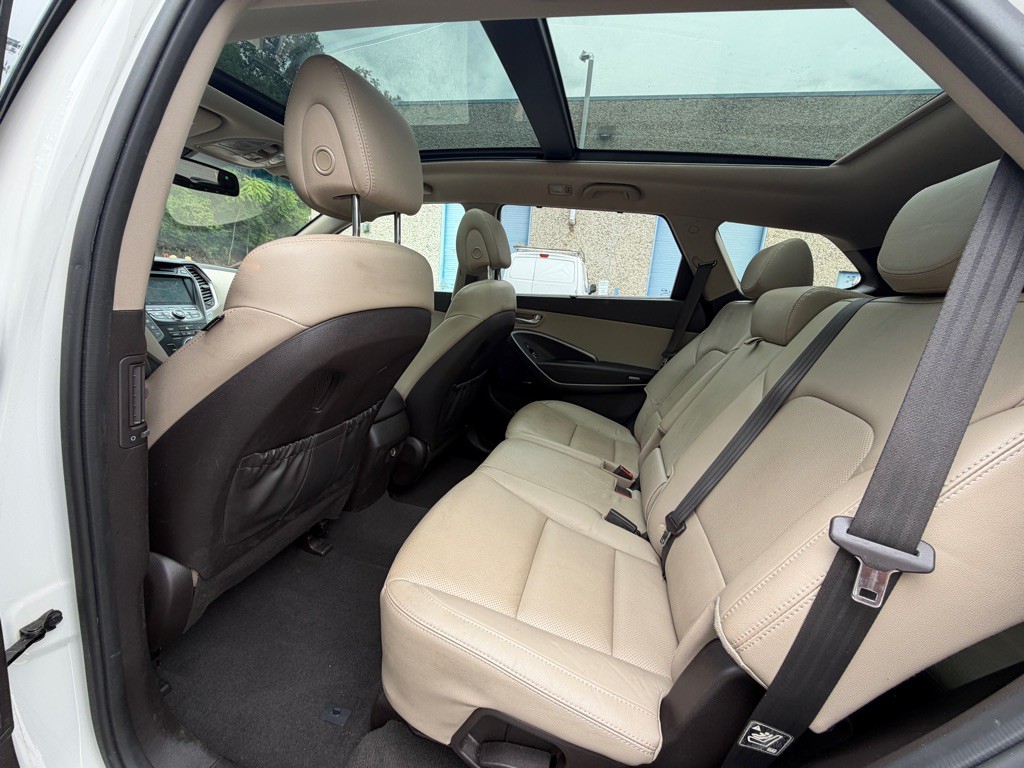 2015 Hyundai Santa Fe Image 15