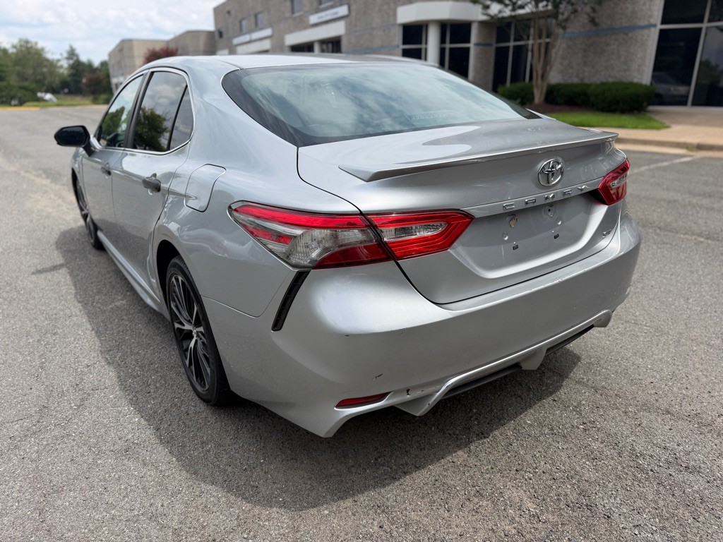 2018 Toyota Camry Image 6