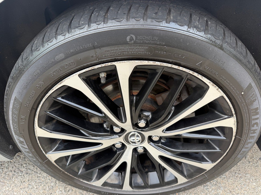 2018 Toyota Camry Image 15