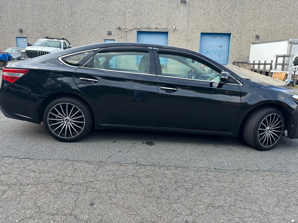 2014 Toyota Avalon Image 22