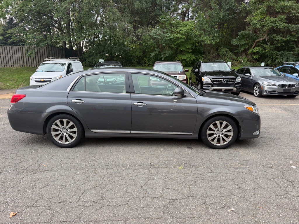 2011 Toyota Avalon Image 4