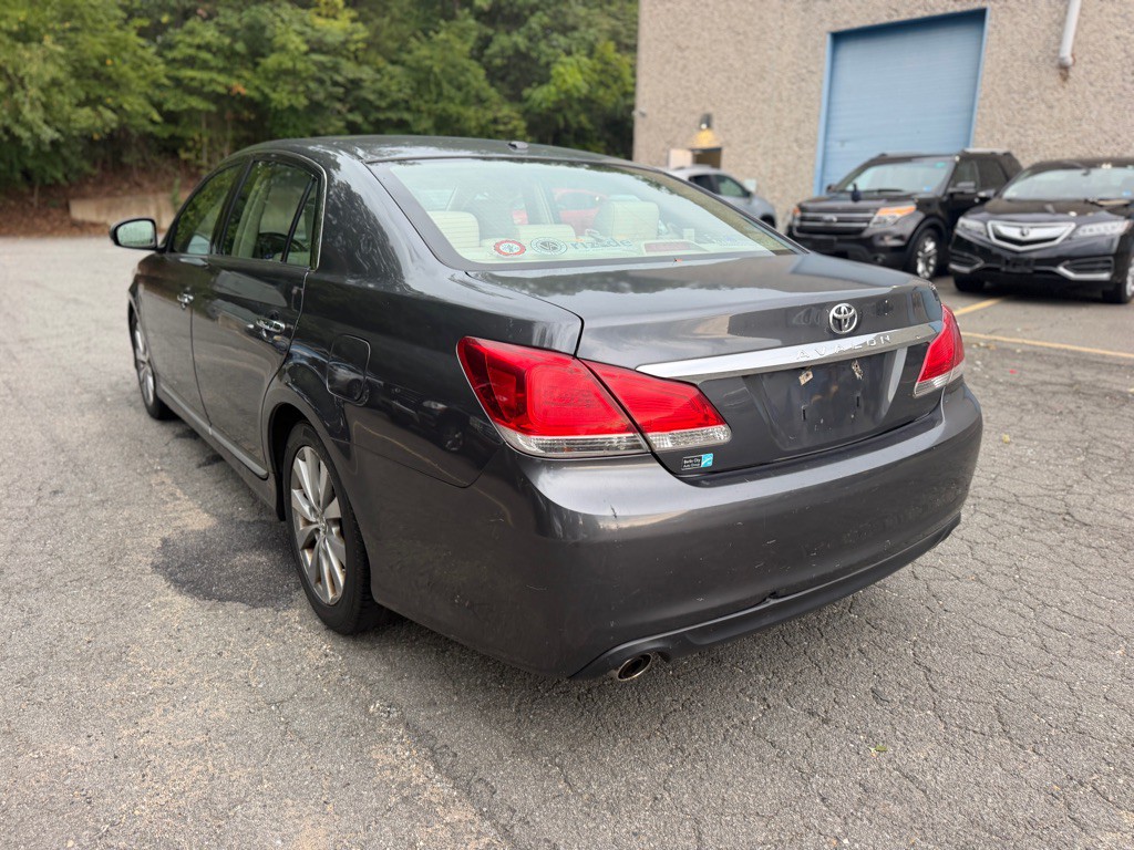 2011 Toyota Avalon Image 6