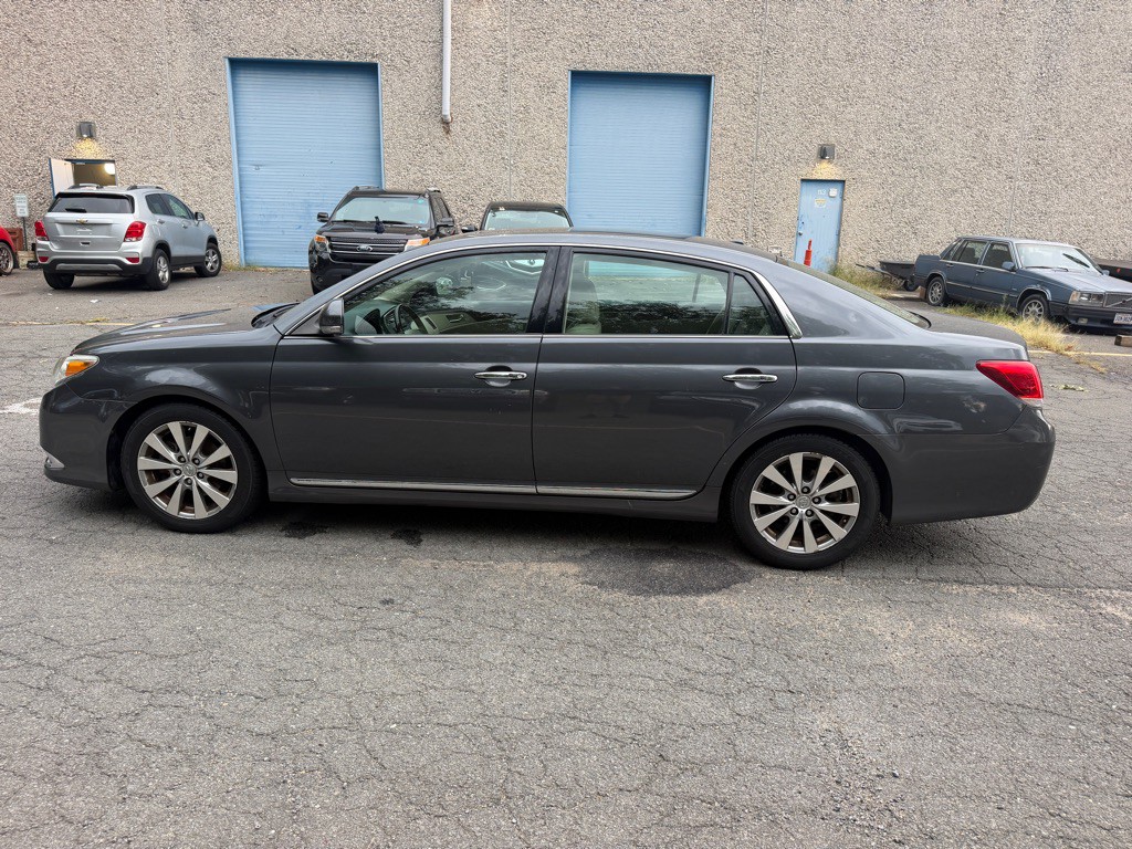 2011 Toyota Avalon Image 7