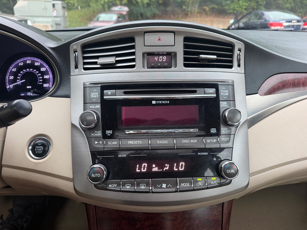 2011 Toyota Avalon Image 11