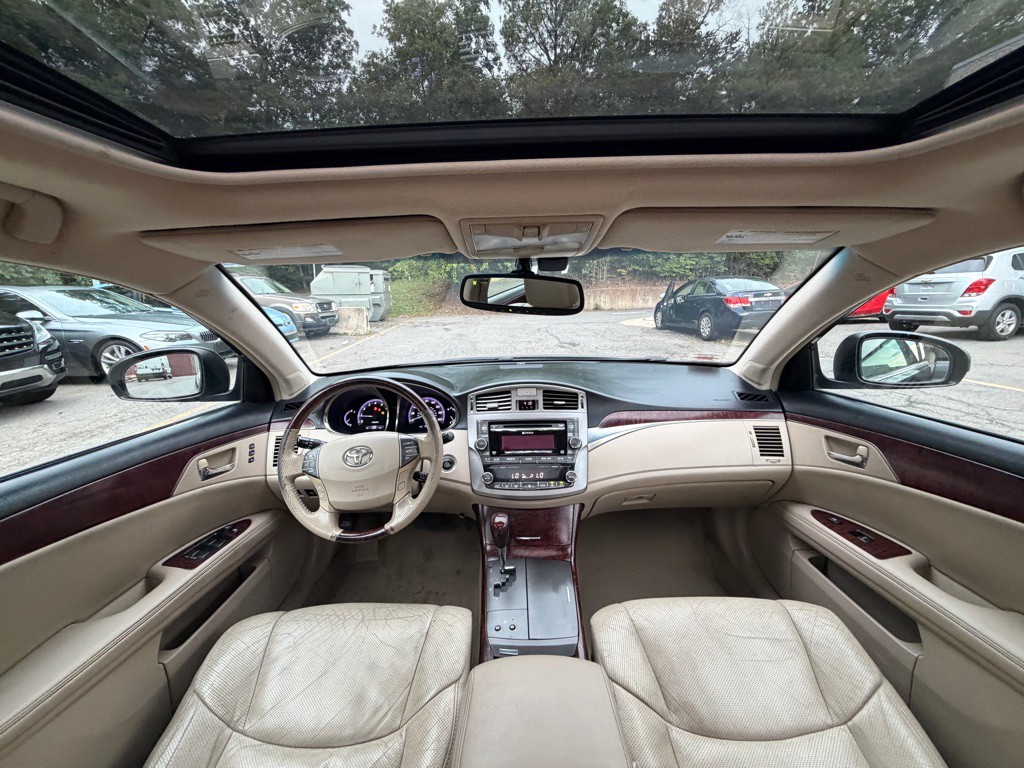 2011 Toyota Avalon Image 15