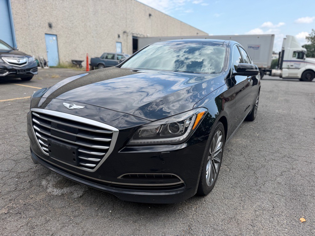 2015 Hyundai Genesis Image 1