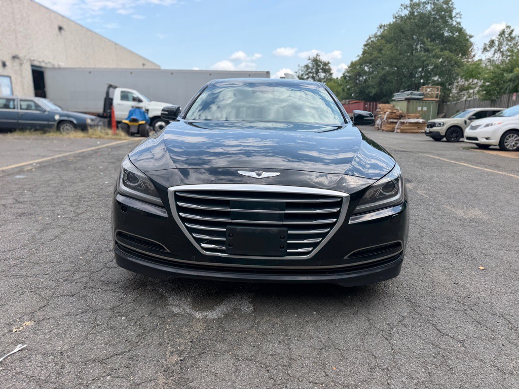 2015 Hyundai Genesis Image 2