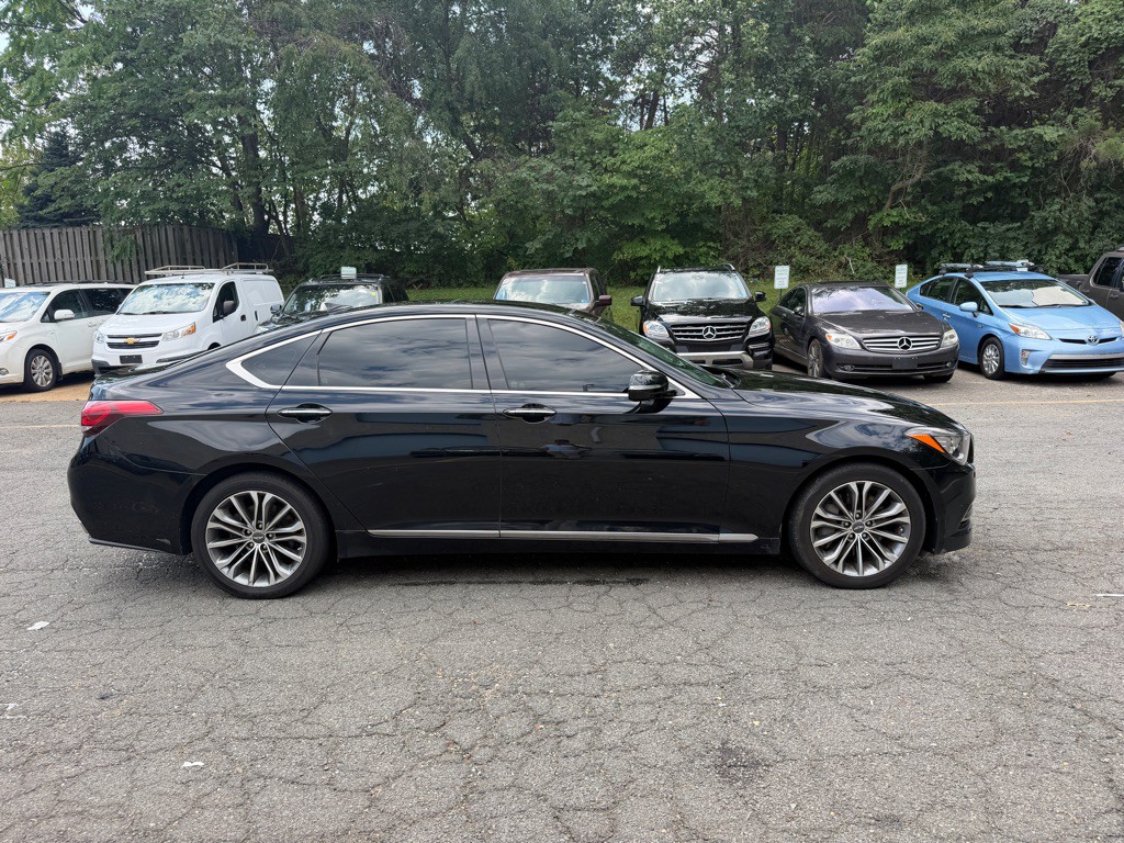 2015 Hyundai Genesis Image 4