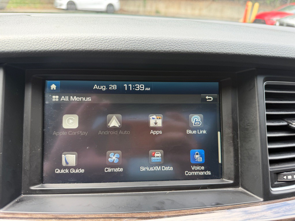 2015 Hyundai Genesis Image 13