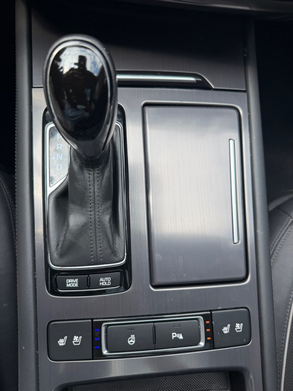 2015 Hyundai Genesis Image 14