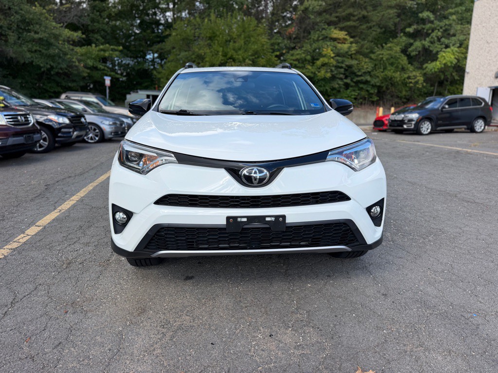 2017 Toyota Rav4 Image 2