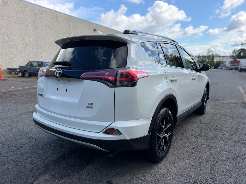 2017 Toyota Rav4 Image 5