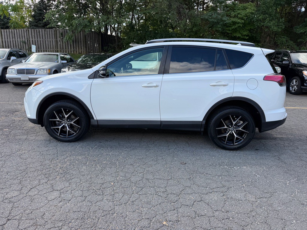 2017 Toyota Rav4 Image 7