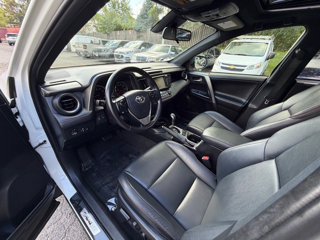 2017 Toyota Rav4 Image 8
