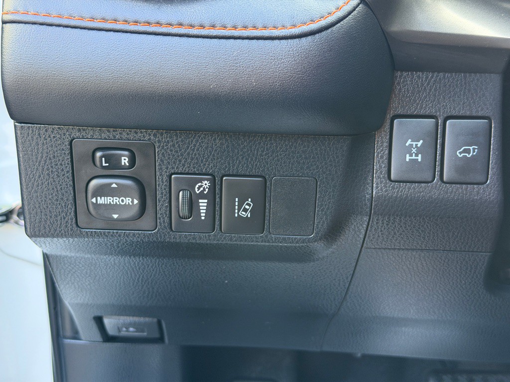 2017 Toyota Rav4 Image 12