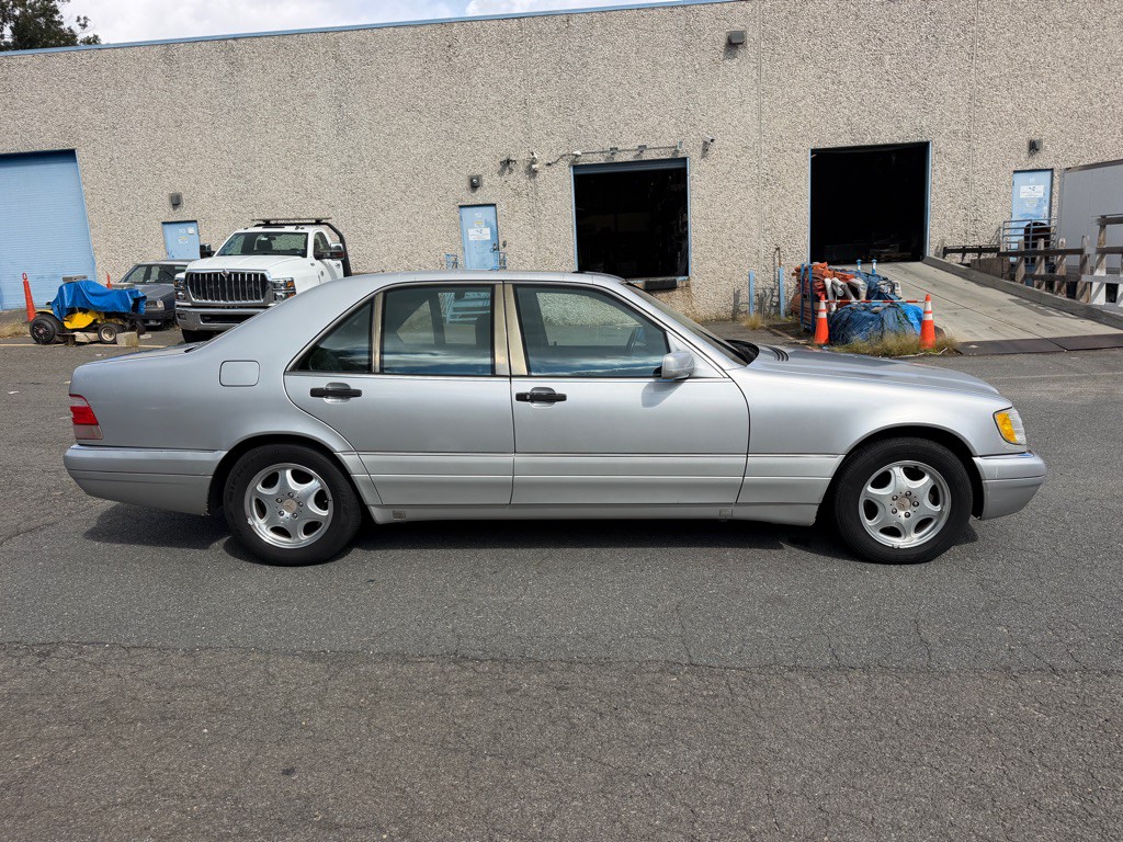1998 Mercedes-Benz S-Class Image 3