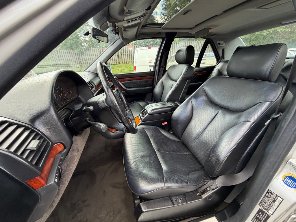 1998 Mercedes-Benz S-Class Image 8