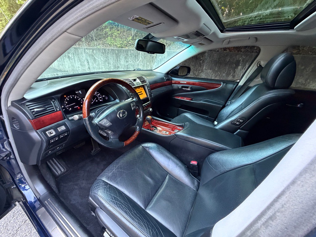 2012 Lexus LS 460 Image 7