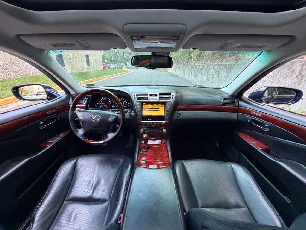 2012 Lexus LS 460 Image 16