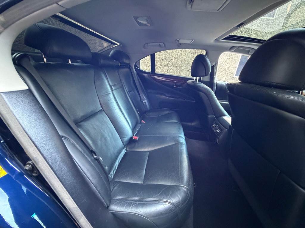2012 Lexus LS 460 Image 17