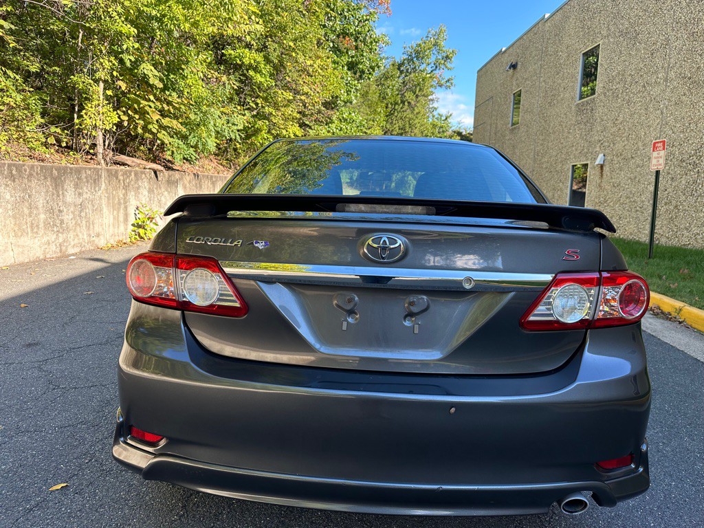2013 Toyota Corolla Image 6