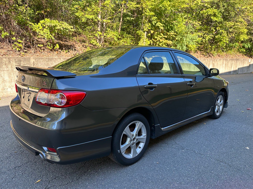 2013 Toyota Corolla Image 7