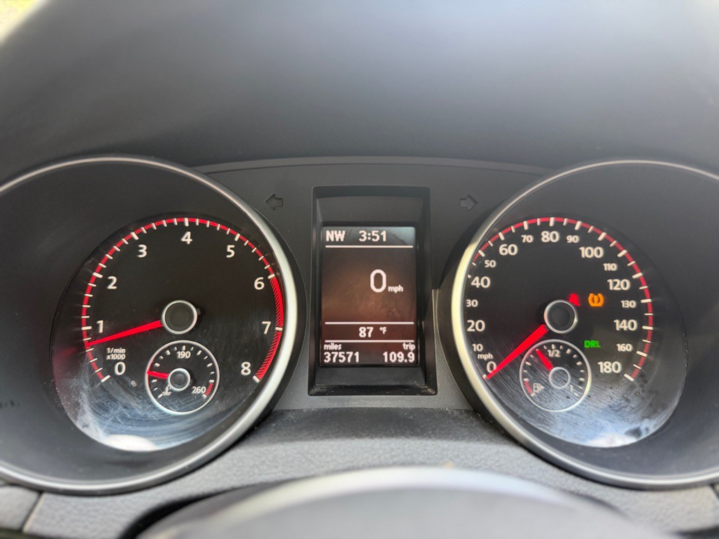 2012 Volkswagen GTI Image 11
