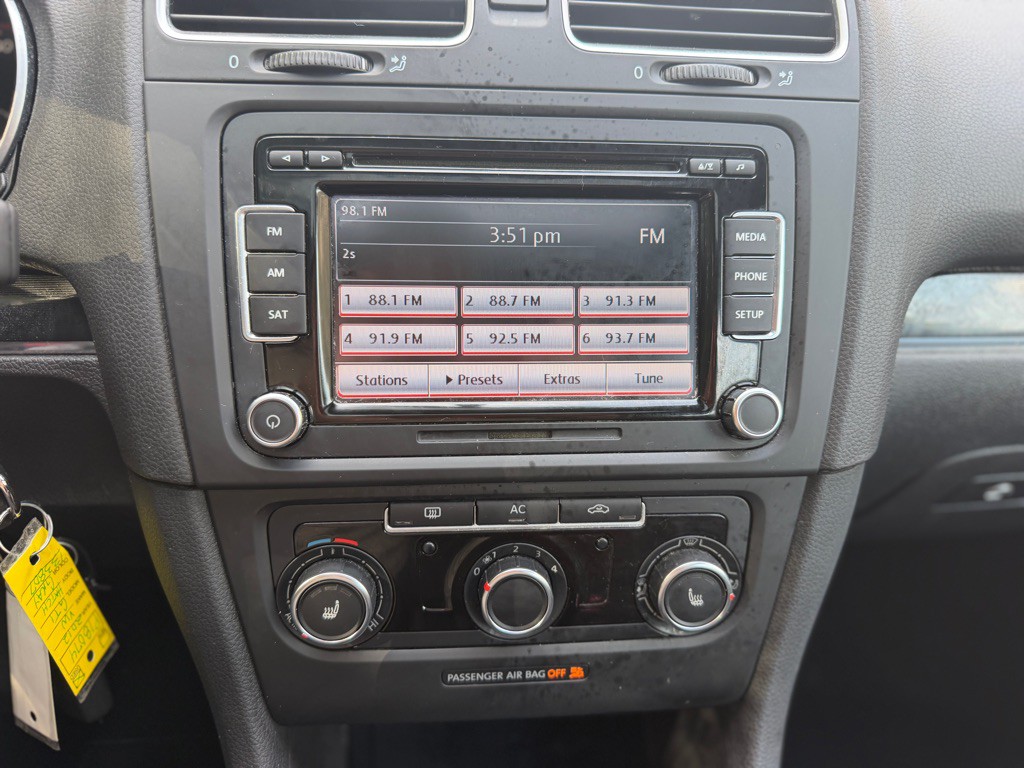 2012 Volkswagen GTI Image 12
