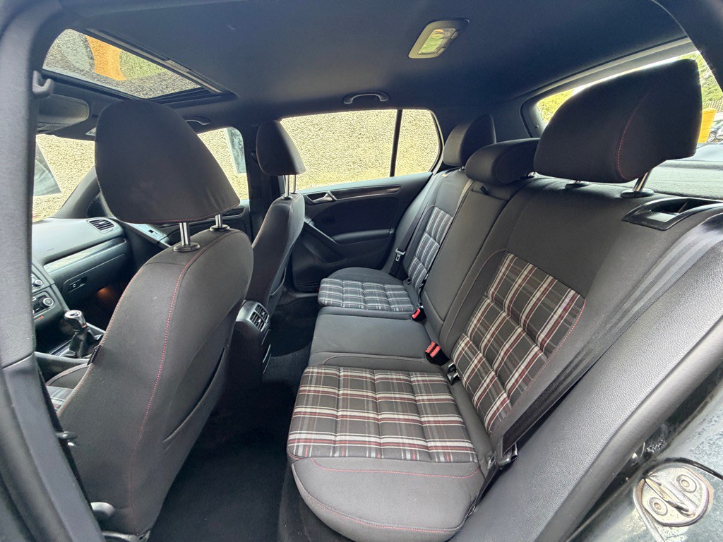 2012 Volkswagen GTI Image 14