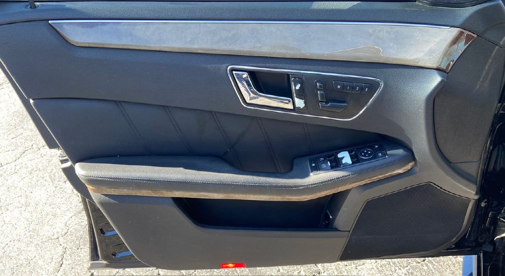2011 Mercedes-Benz E-Class Image 9