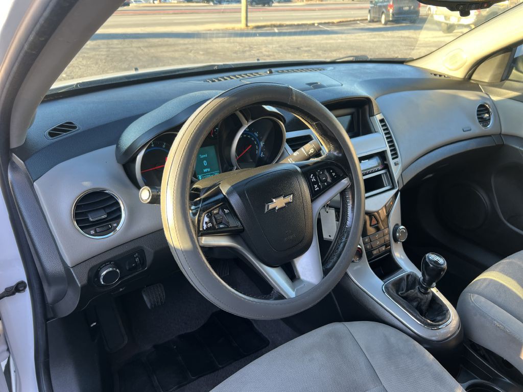 2012 Chevrolet Cruze Image 10
