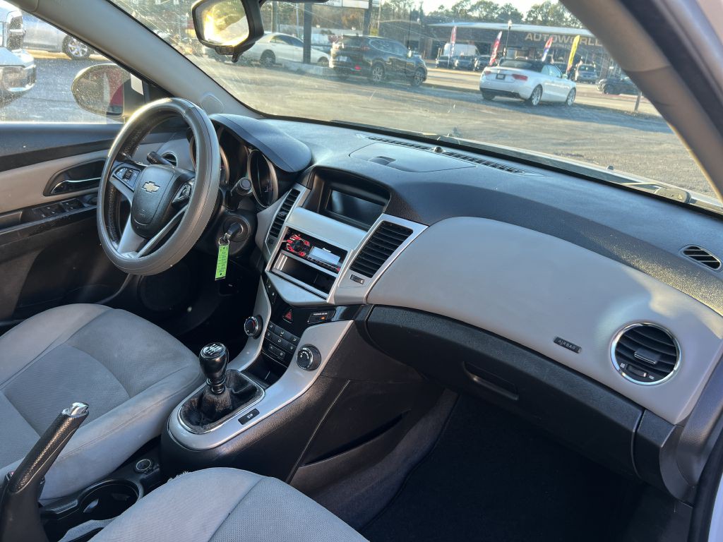 2012 Chevrolet Cruze Image 15