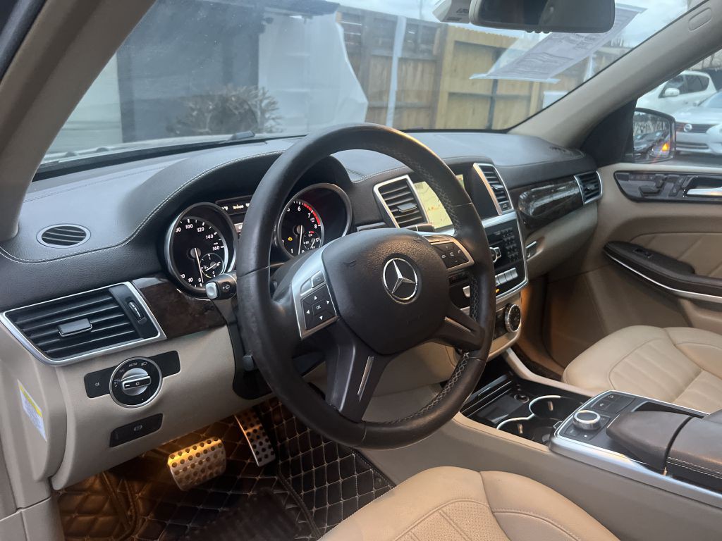 2013 Mercedes-Benz GL-Class Image 10